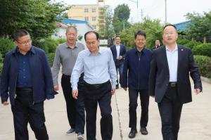 洛阳市农业农村局局长赵红艺陪同甘肃省平凉市静宁县考察组到洛阳星空体育平台登录官网(中国)官方网站考察指导工作